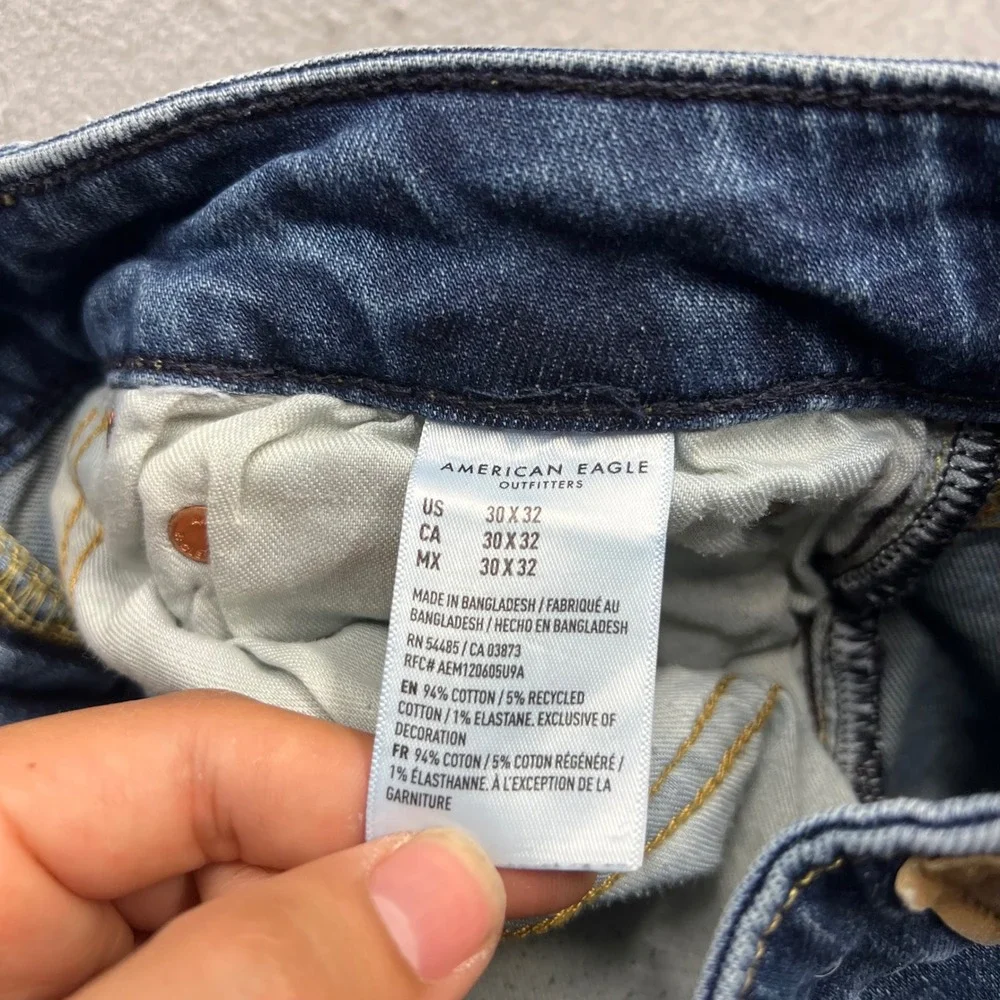 American Eagle Athletic Fit Jeans Mens 30x32 Medium Wash Blue Denim 1641